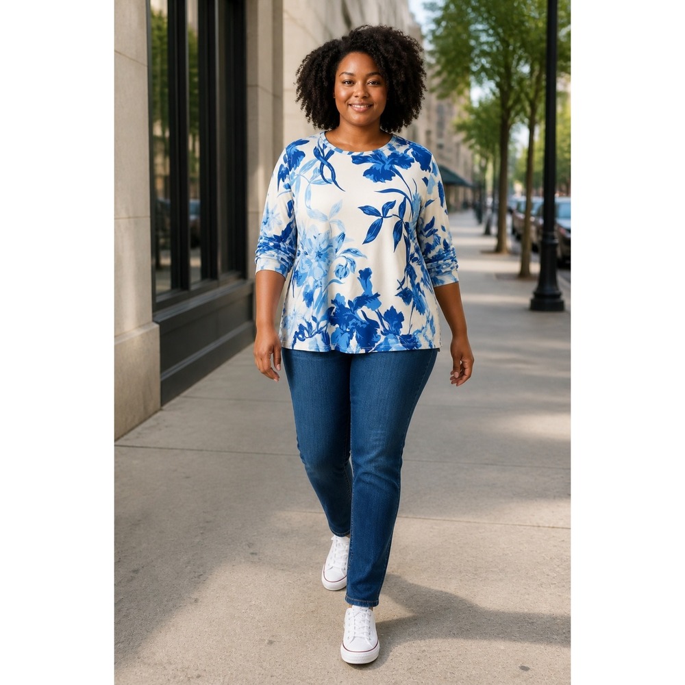 (K-295) Susan Graver Liquid Knit Floral Top Ivory Blue Shirttail Hem L New QVC